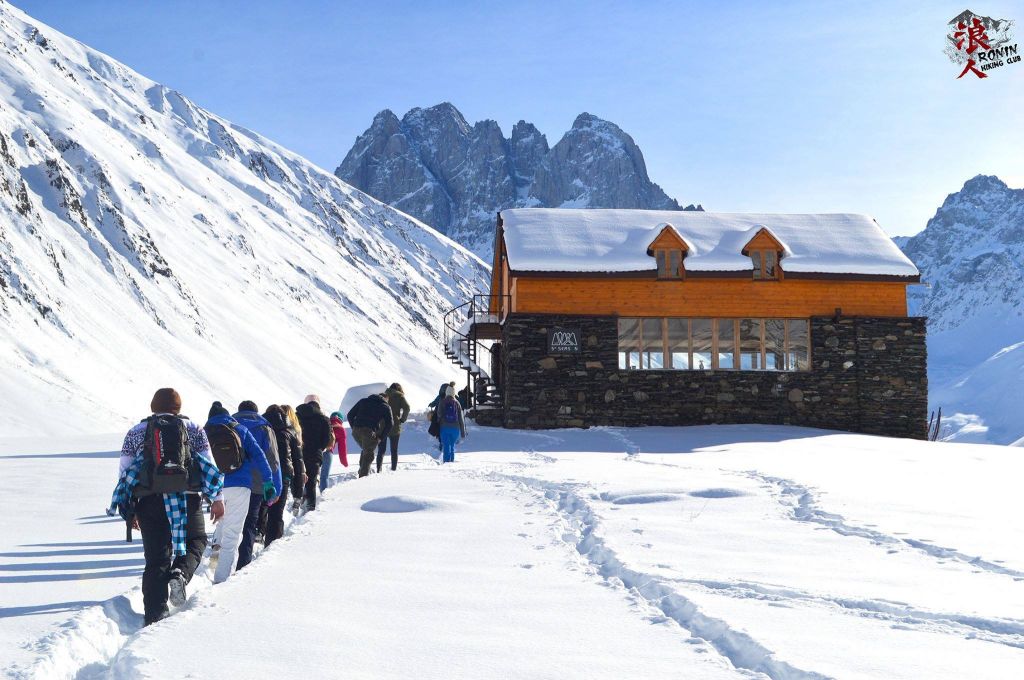 მოირონინე თოვლიანი ჯუთა ნოემბერს, <