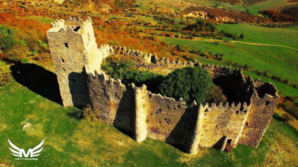 თხოთის მთა, თეთრახევი, სხვილოს ციხე, სამთავისი და ა.შ.
