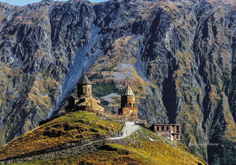 ერთდღიანი ტური ყაზბეგში : ჟინვალის წყალსაცავი, ანანურის ციხე, გუდაური, პანორამა, მჟავე წყლები, გერგეთის სამება . . .