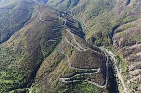 როდესაც თიხის ჭურჭელი დალუქულია – რა ხდება ქვევრში, ესაა საიდუმლო, რომელიც ღმერთსა და თიხას შორის რჩება“. . . მამაპაპურ ქართულ ქვევრებში ღვინის დაყენება წლისაა , კახეთი ღვინის სამშომლოა !