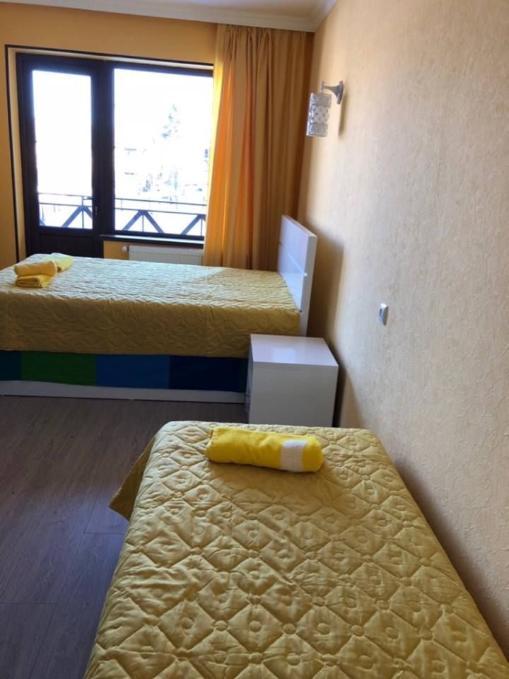 ქირავდება სართულიანი ორი კოტეჯი ოთხ-ოთხი საძინებლით.