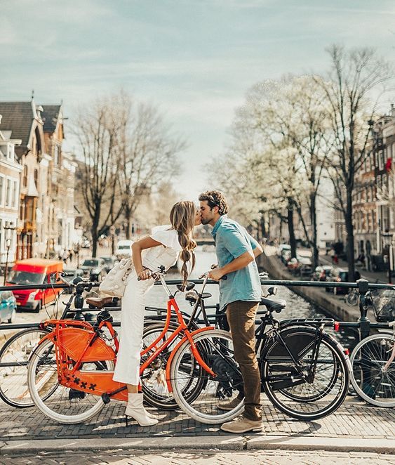 ამსტერდამი ₾-ად