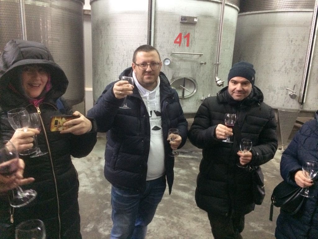 ქვევრებში დუღს მაჭარი ! ღვინის ტური სიღნაღში : მეღვინეობა " ხოხბის ცრემლები ! და არამარტო ღვინის ტური . . . შოკისმომგვრელი ტური ქიზიყში . . .