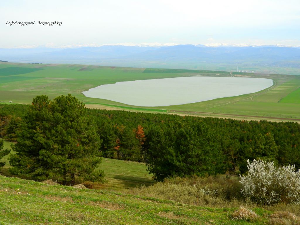 ნადარბაზევის ტბა, კვერნაქის ქედი, უფლისციხე, ქვახვრელი