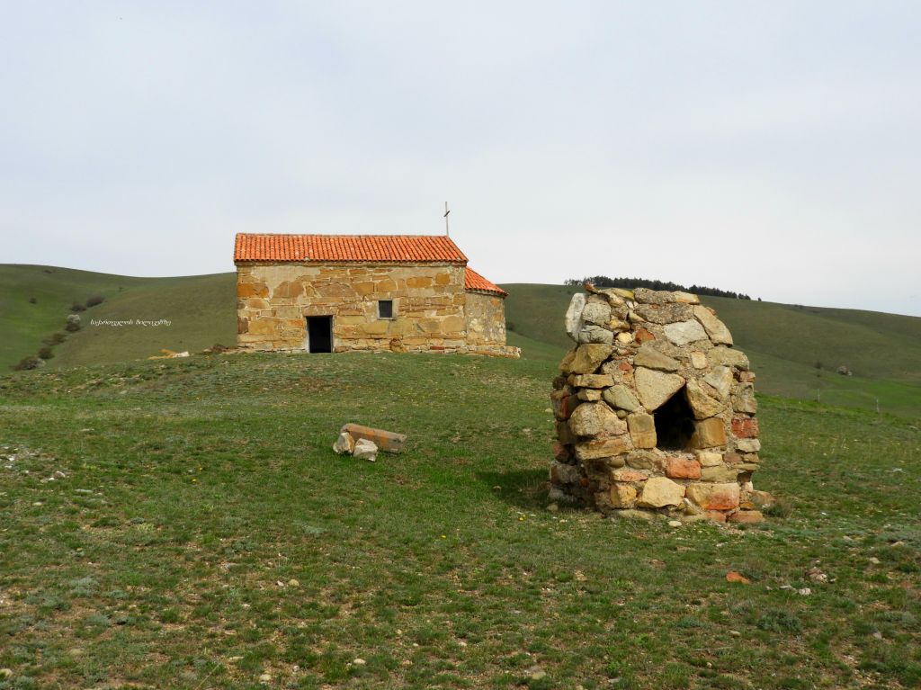 ნადარბაზევის ტბა, კვერნაქის ქედი, უფლისციხე, ქვახვრელი