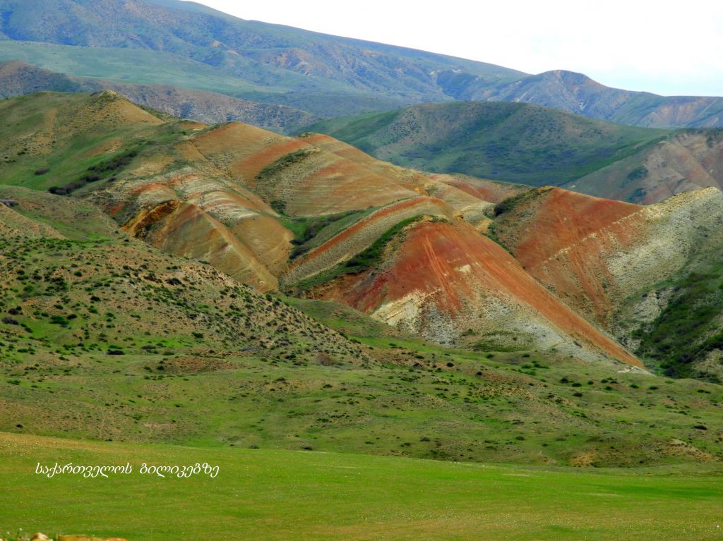ნადარბაზევის ტბა, კვერნაქის ქედი, უფლისციხე, ქვახვრელი