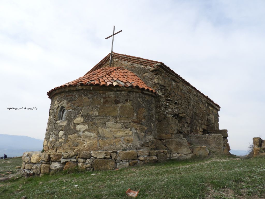 ნადარბაზევის ტბა, კვერნაქის ქედი, უფლისციხე, ქვახვრელი