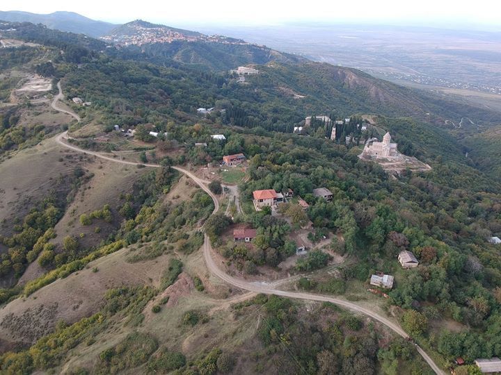 ლეგენდარული ტური ლეგენდარული ნიკალას სამშობლოში : სიღნაღი - საქართველოს ბრილიანტი, წმინდანის მონასტერი, წმინდანის სამკურნალო წყარო, მარგარიტა დე სევრი და მილიონი, მილიონი, მილიონი წითელი ვარდები. . .