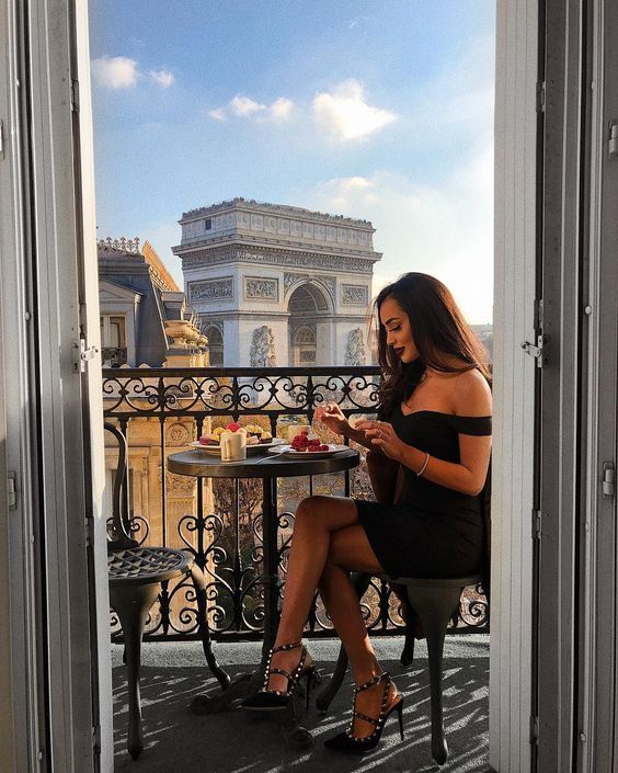 ვალენტინობა პარიზში ₾-ად