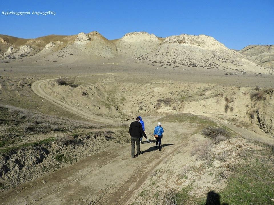 თხოთის მთა, თეთრახევი, სამთავისი, ქსნის ციხე და ა.შ.