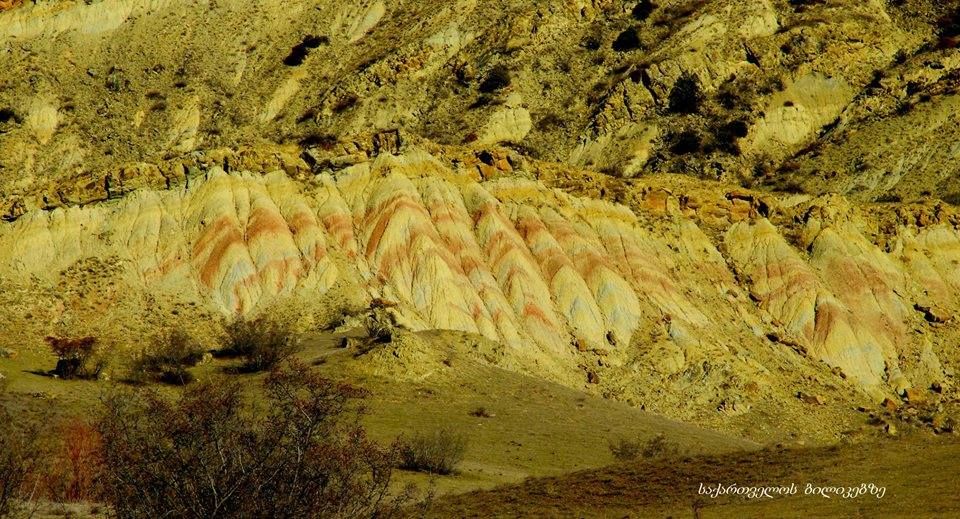 თხოთის მთა, თეთრახევი, სამთავისი, ქსნის ციხე და ა.შ.
