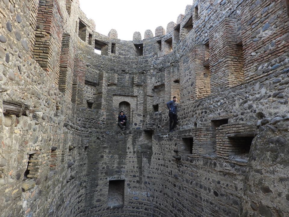 თხოთის მთა, თეთრახევი, სამთავისი, ქსნის ციხე და ა.შ.