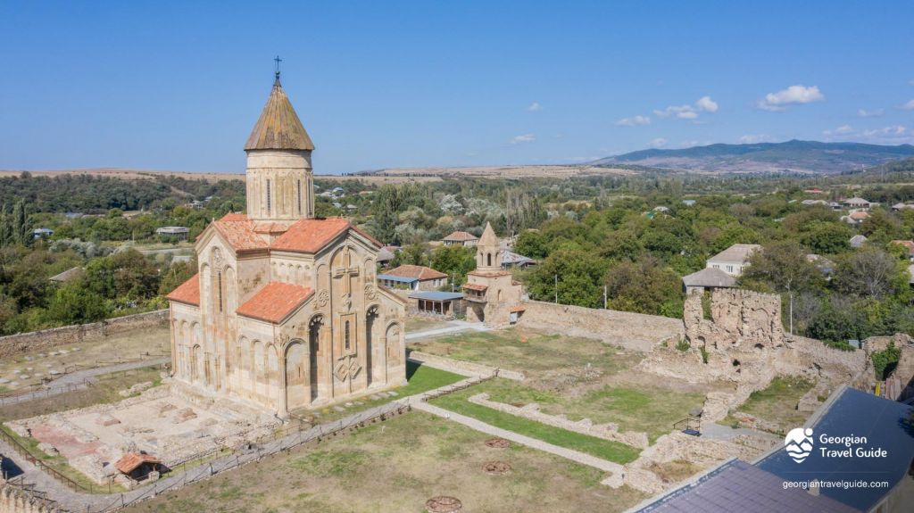 თხოთის მთა, თეთრახევი, სამთავისი, ქსნის ციხე და ა.შ.