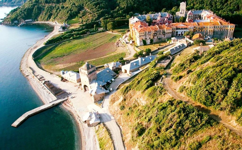 შეხვდი შობას ათონის მთაზე და მოილოცე ივერონის მონასტერი !