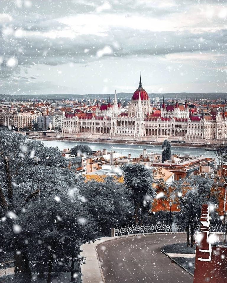 შეხვდით შობას ბუდაპეშტში ₾ -ად