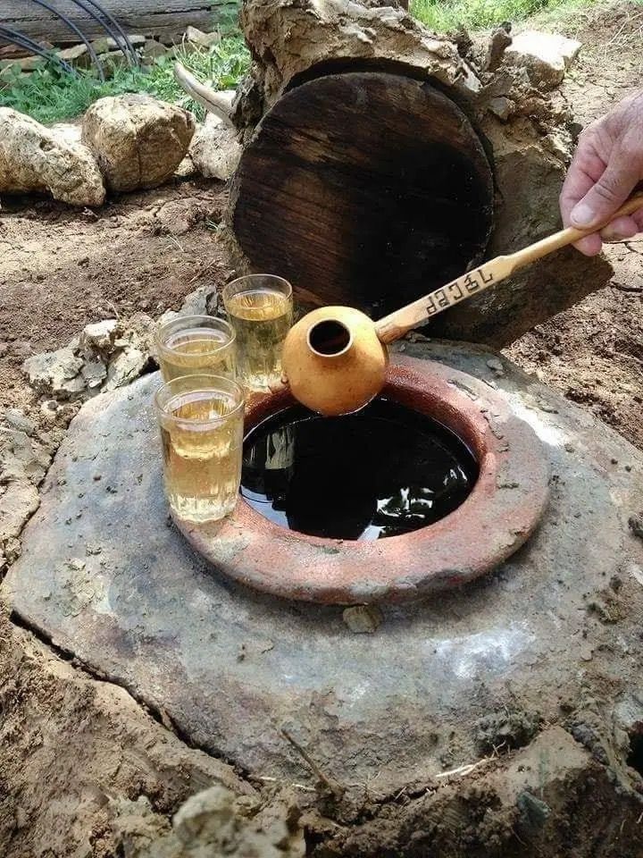 ღვინის ტური კახეთში - კახეთი ღვინის სამშობლოა , ღვინის დაყენება მამაპაპურ კახურ ქვევრებში 8 000 წლისაა