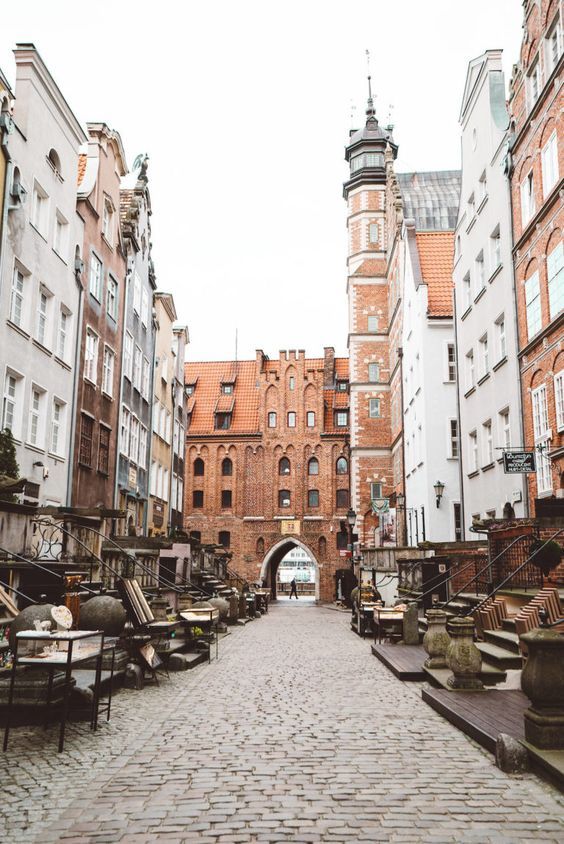 გდანსკი - "მკვდრეთით აღდგენილი ქალაქი"