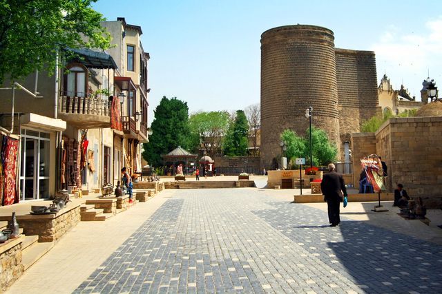 - მარტი ბაქო-განჯა % ფასდაკლების სამოგ. ბარათი ქალბატონებს