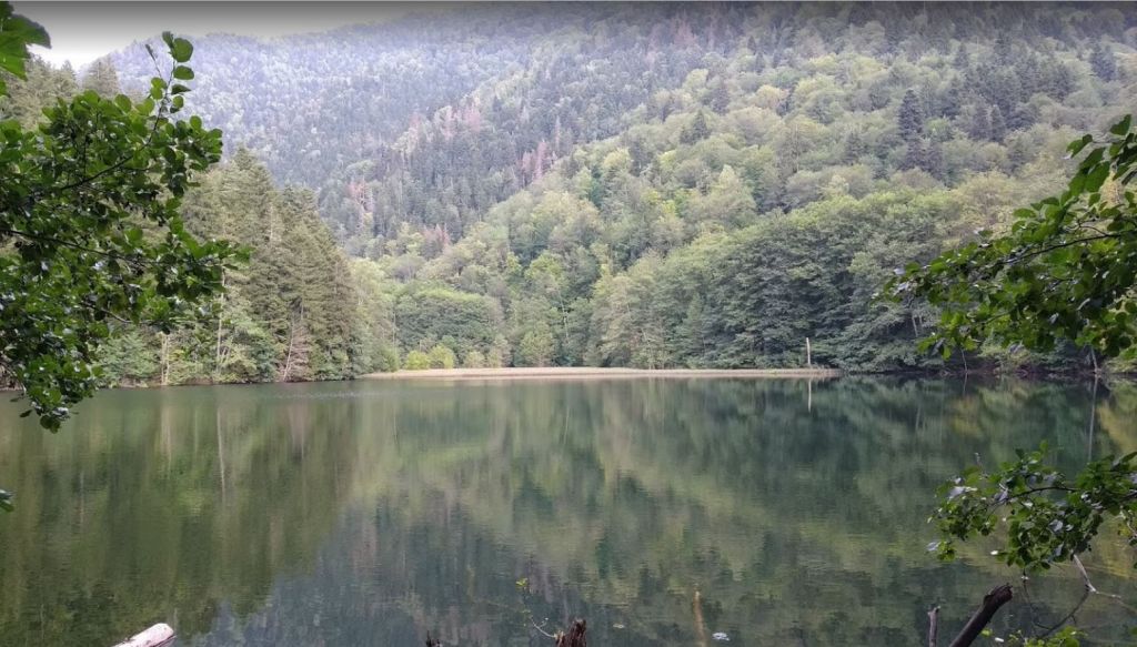 Dzama Ravine - Bateti lake