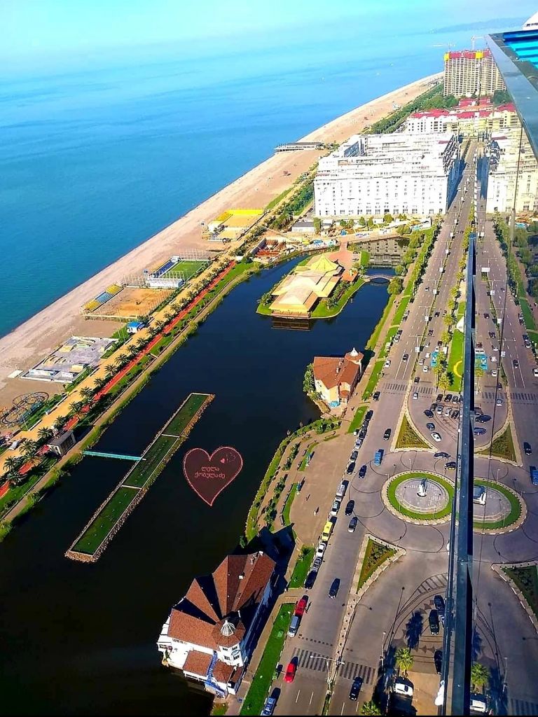 დღიანი ტური ბათუმში ... შეკვეთილის დენდროლოგიური პარკი, ბათუმის ბულვარი, გონიოს ციხე, დელფინარიუმი, ბოტანიკური ბაღი...