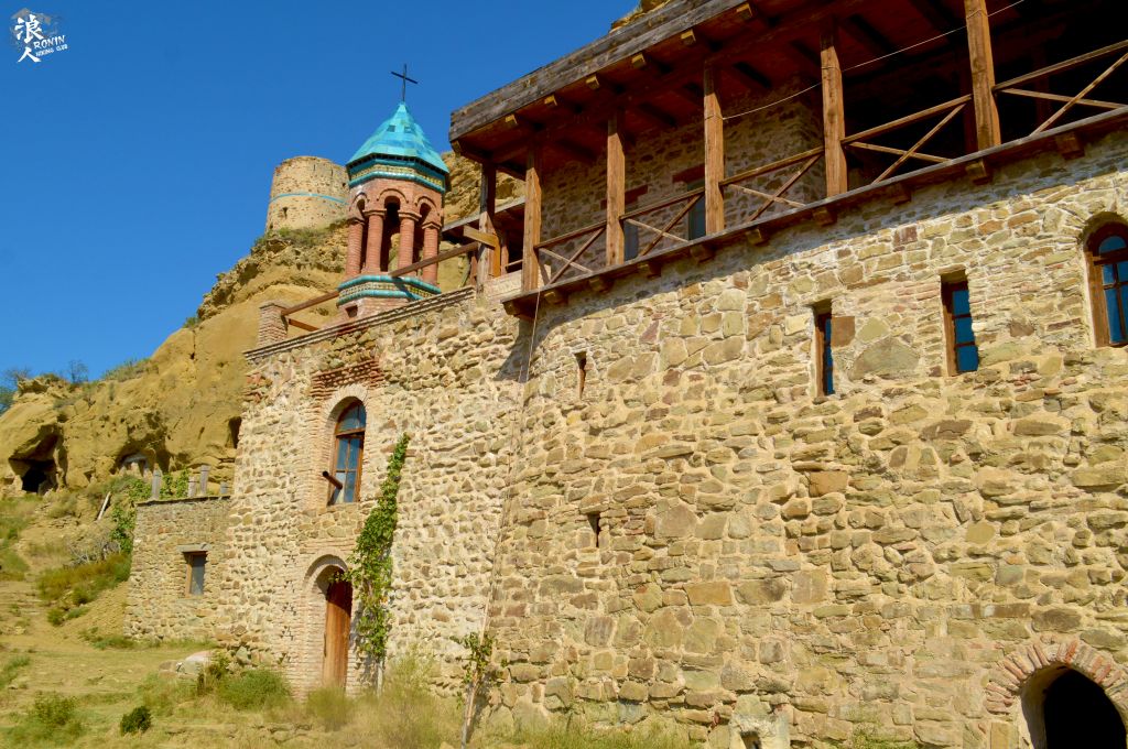 მოირონინე ფერადი უდაბნო