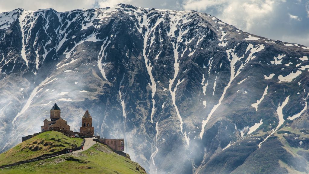 გაზაფხულის პირველი ტური ყაზბეგში - მარტს