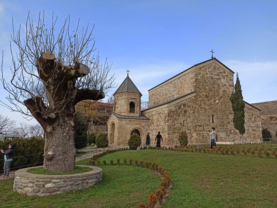 ზედაზენი, ნავდარაანთკარი, ბზიანა