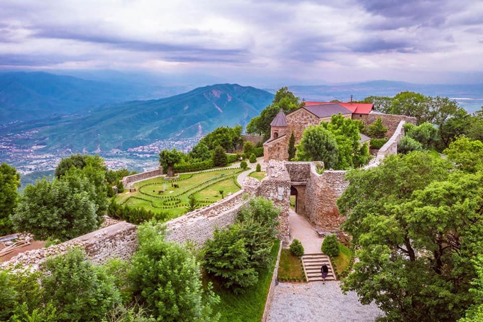 შიო მღვიმე - ზედაზენი