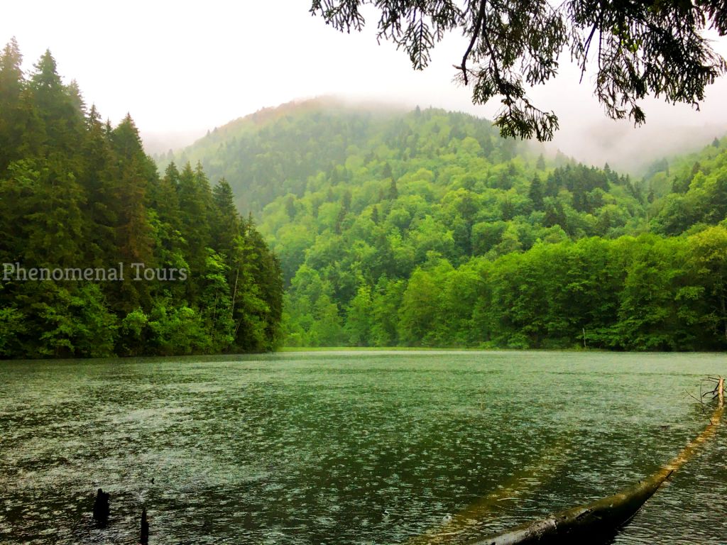 ძამას ხეობა : ბატეთის ტბა