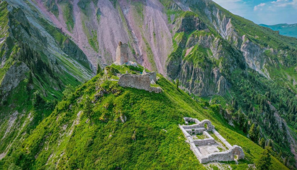 Tour - Khikhani Castle