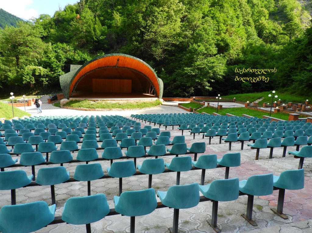 ლეჩხუმი: ქულბაქი: ტბა და ჩანჩქერი, ცაგერი, რაჩხის ჩანჩქერი