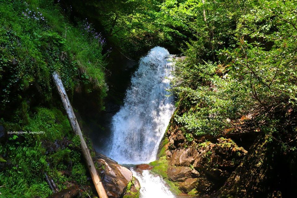 ლეჩხუმი: ქულბაქი: ტბა და ჩანჩქერი, ცაგერი, რაჩხის ჩანჩქერი