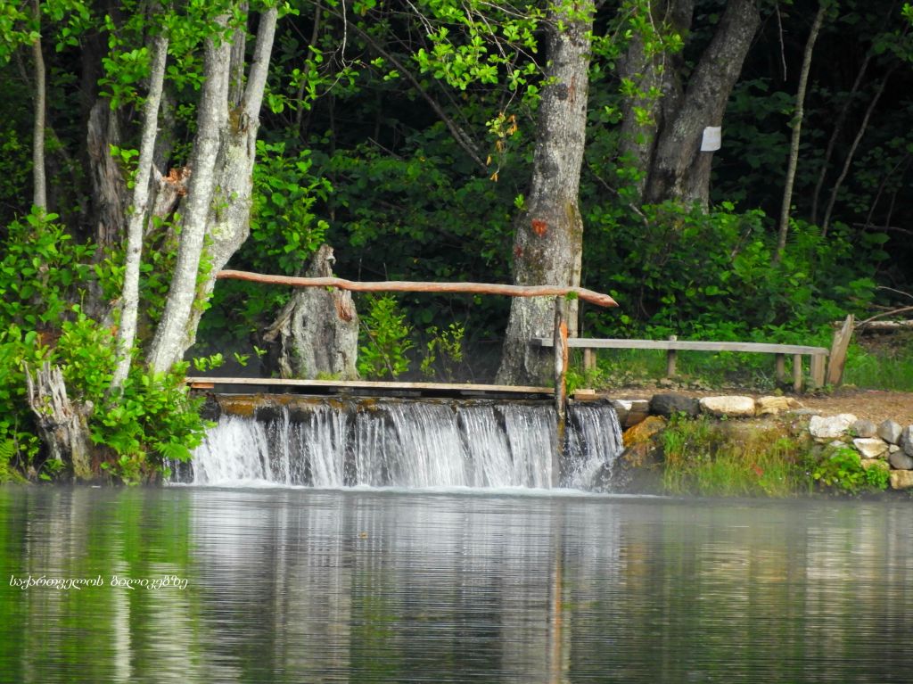 ლეჩხუმი: ქულბაქი: ტბა და ჩანჩქერი, ცაგერი, რაჩხის ჩანჩქერი