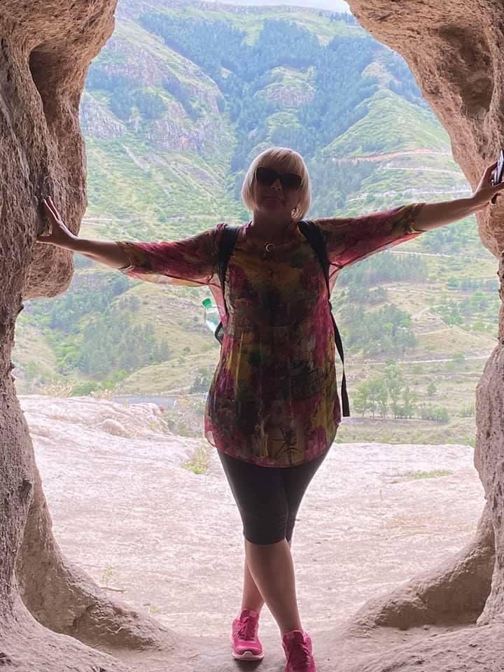 სამცხე-ჯავახეთი : ერთდღიანი ტური სამცხე - ჯავახეთში : ბორჯომი, ლიკანი, მწვანე მონასტერი, რაბათი, ხერთვისის ციხე, ვანის ქვაბები, ვარძია . . .