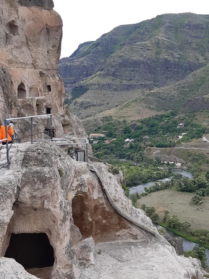 ვარძია - რაბათი - ვანის ქვაბები - ხერთვისი - ბორჯომი . . .