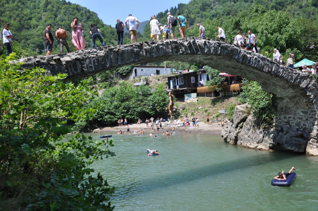 -- სექტემბერი _ ზემო აჭარის სამდღიანი ტური