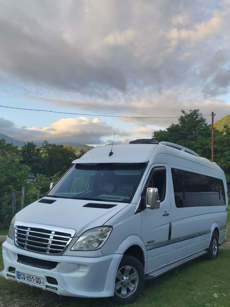 სამეგრელო - აგვისტო , დღიანი განსხვავებული ტური : აბედათის ციხე-სიმაგრე , ავჰესის ჩანჩქერი.ბალდის კანიონი, კაღუს ჩანჩქერი. წაჩხურუს მთავარანგელოზის ეკლესია და მრავალი სვა