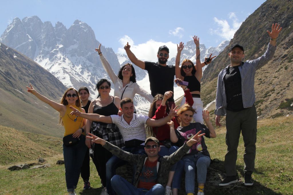 ჯუთა-ჭაუხები : ზეთა კემპინგი , მეხუთე სეზონი , ჯუთას ჩანჩქერი , ჯუთას ტბა