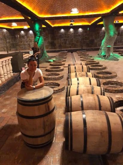 კახეთი : ღვინის ტური კახეთში - კახეთი ღვინის სამშობლოა , ღვინის დაყენება მამაპაპურ კახურ ქვევრებში 8 000 წლისაა