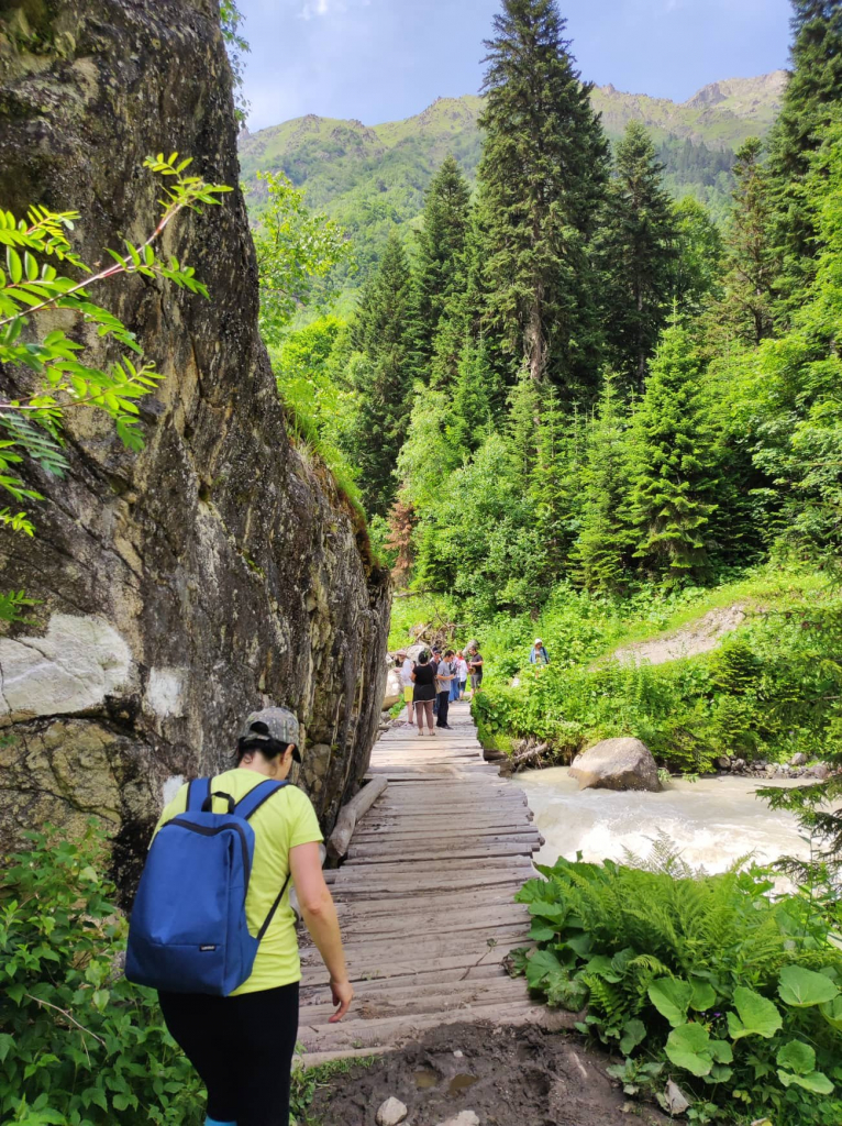 სვანეთის  დღიანი ტური - სრული პაკეტი ( სასტუმრო, კვება, შიდა გადაადგილებები )