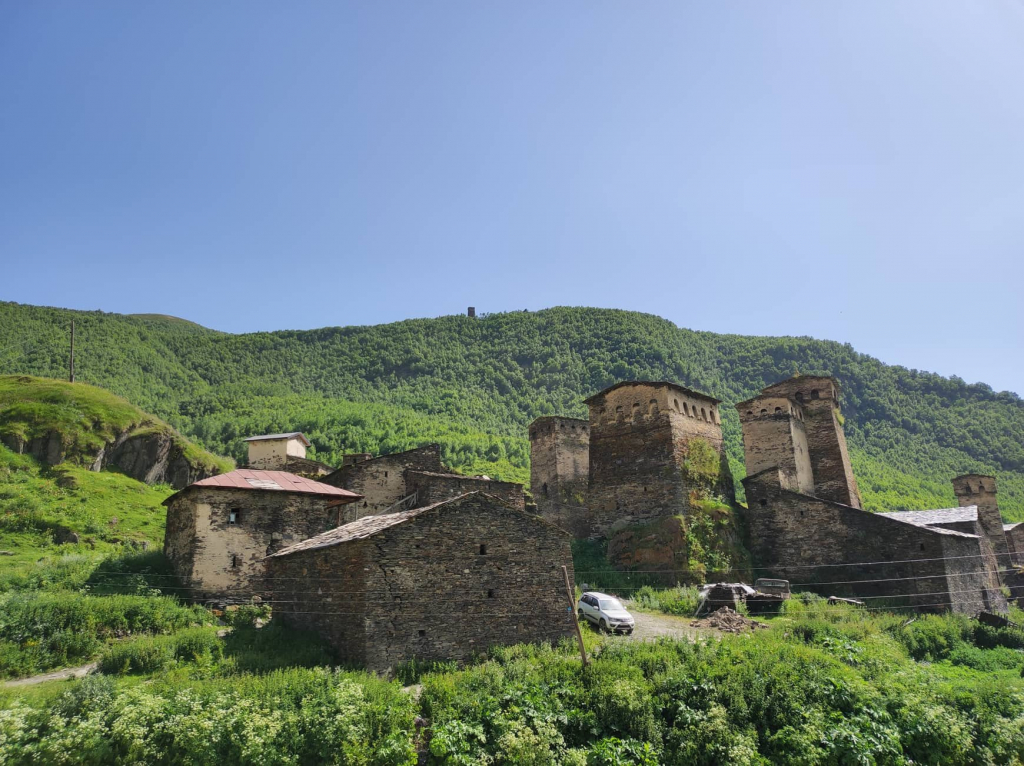 სვანეთის დღიანი ტური - სრული პაკეტი ( სასტუმრო, კვება, შიდა გადაადგილებები )
