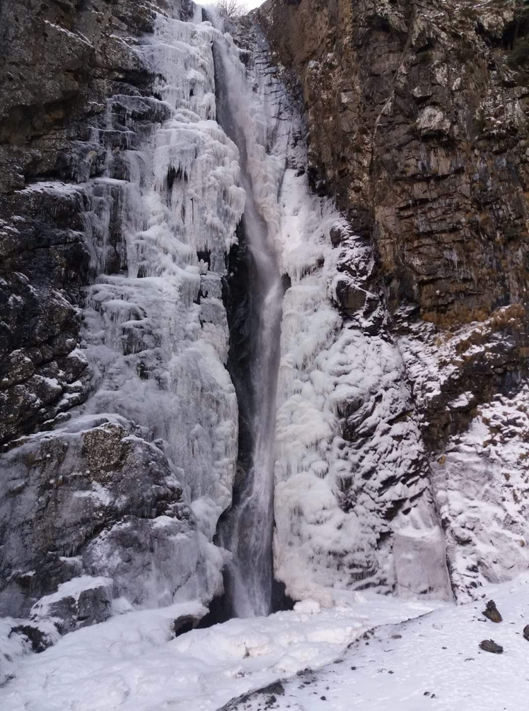 ერთდღიანი ჯიპ-ტური დათოვლილ ყაზბეგში ❄️❄️❄️