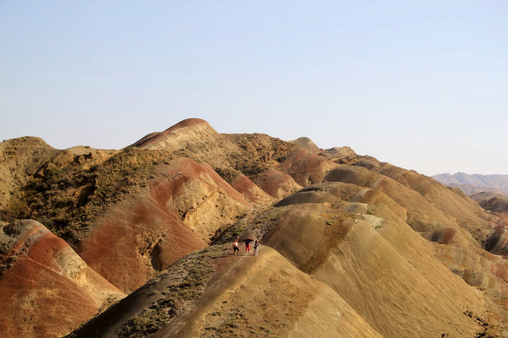 ფერადი უდაბნო - მრავალწყაროს წყალსაცავი ( დღე სხვა სამყაროში)