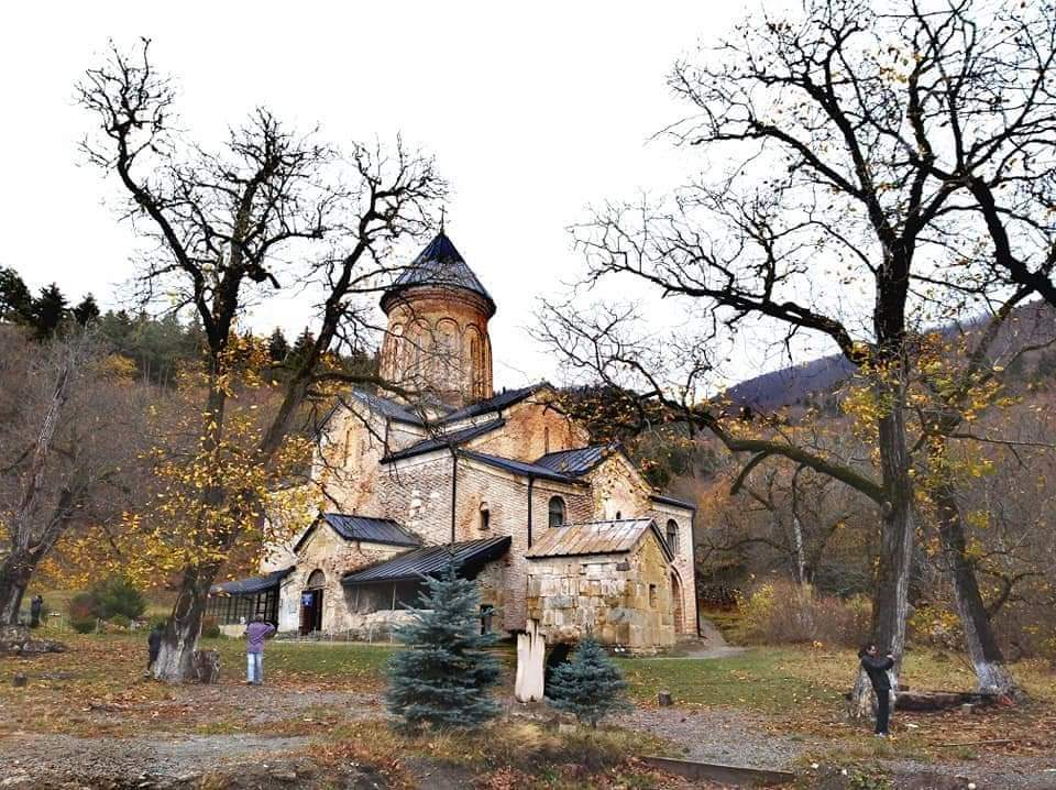 დღიანი ტური ძამას ხეობაში