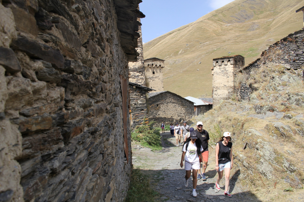 საბანკეტო ტური სვანეთში : და დღიანი ( სრული პაკეტი )