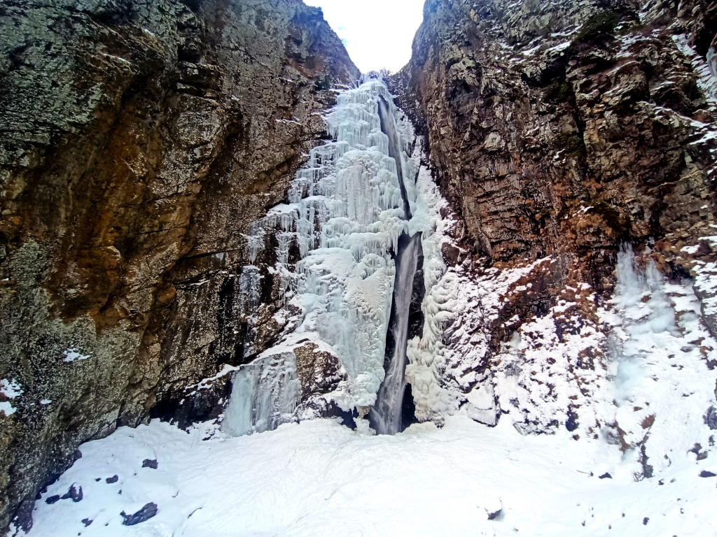 ერთდღიანი ჯიპ-ტური დათოვლილ ყაზბეგში ❄️❄️❄️❄️❄️