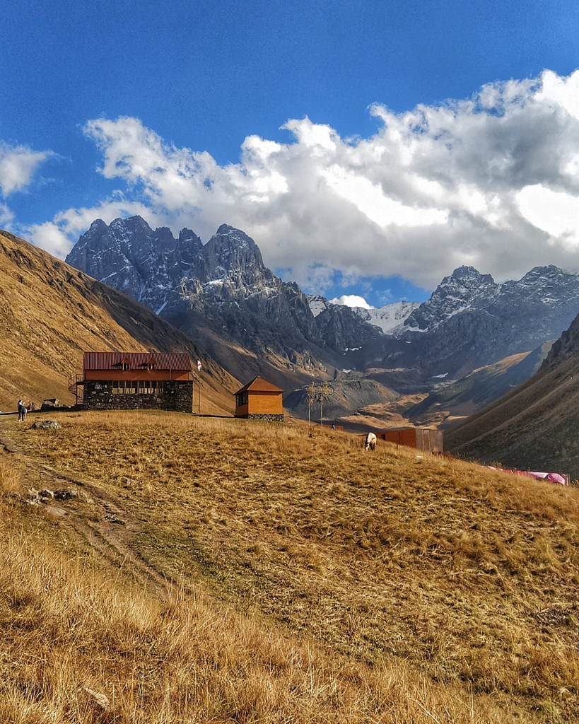 Day Hiking tour in  Juta