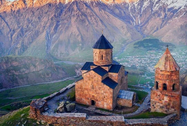 დღიანი ტური ყაზბეგში