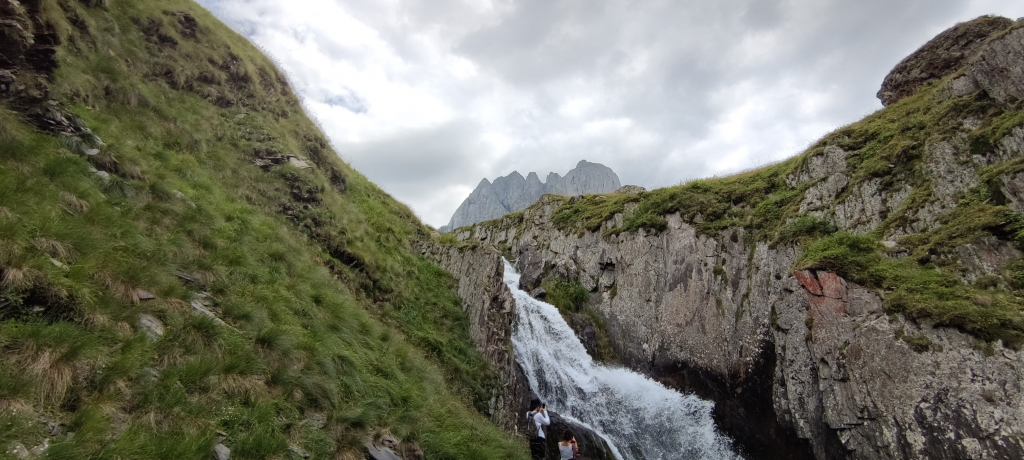 ყაზბეგი-ჯუთა ორდღიანი ტური