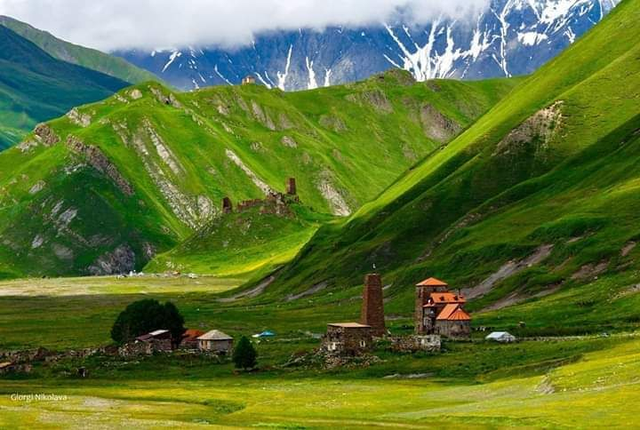 თროსოს ხეობა აპრილს, კვირას